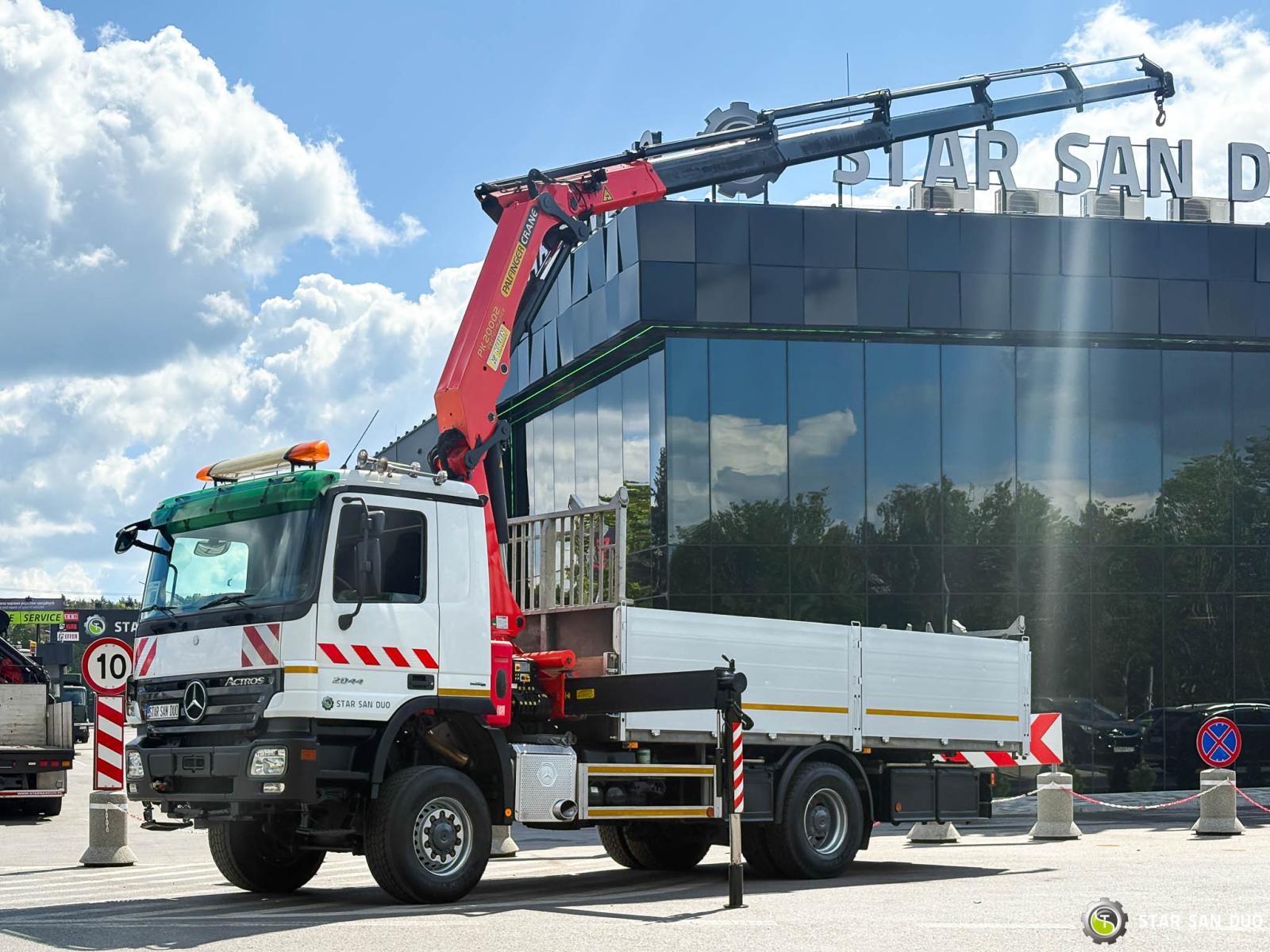 MERCEDES-BENZ ACTROS 2044A 4x4 Palfinger PK 20002 hds Żuraw