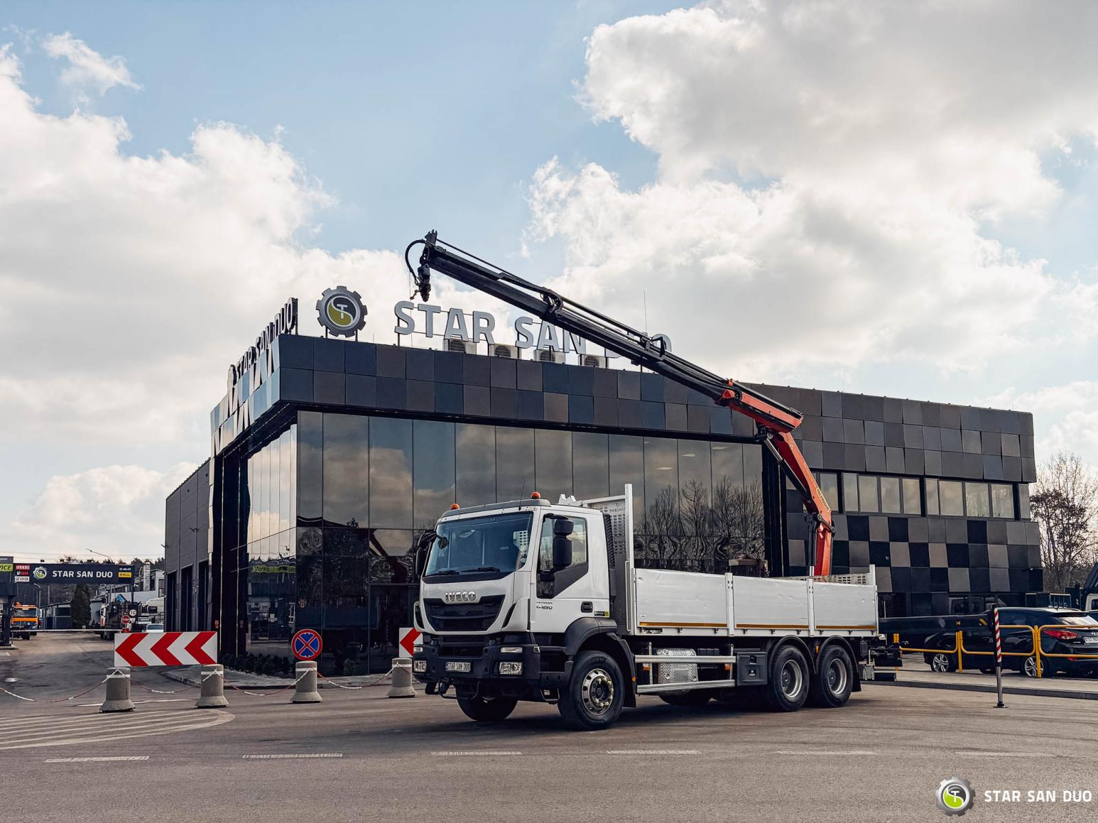 IVECO TRAKKER 450 6x4 PALFINGER PK 18502 SH HDS Żuraw Crane Rotator