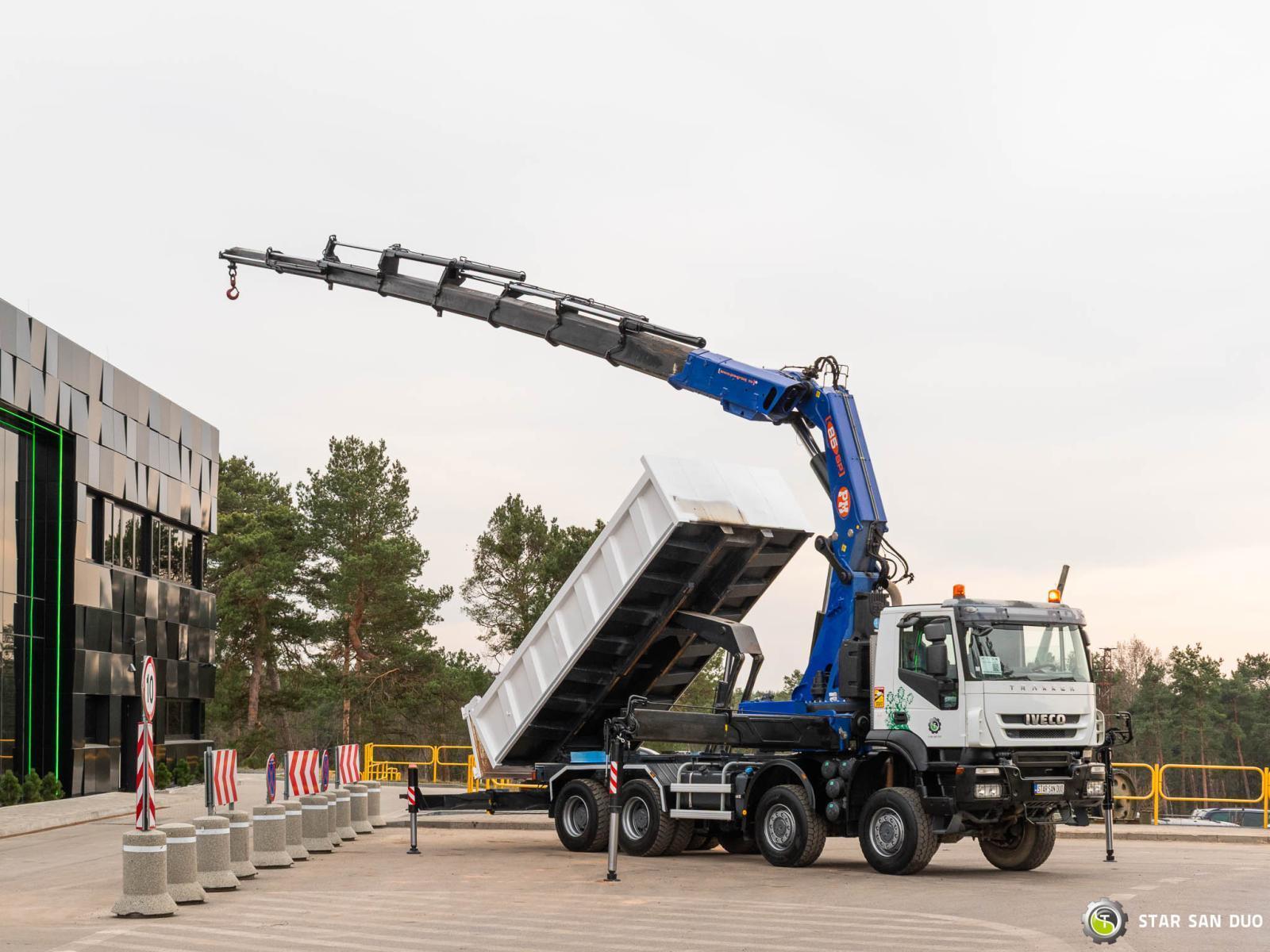 IVECO TRAKKER 450 8x8 PM 85SP Crane Kipper Tipper