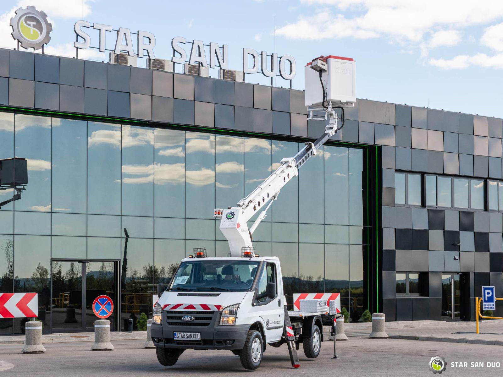 FORD TRANSIT 4x4 BUMAR PMT 12,17 Mounted Lift