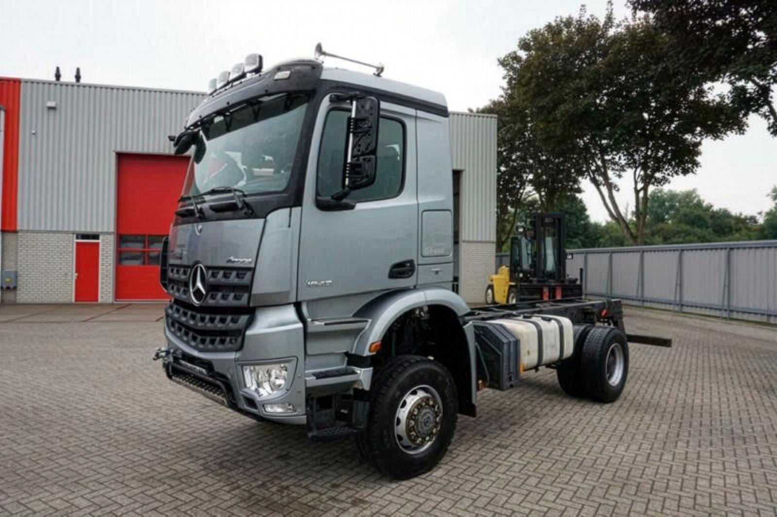 MERCEDES-BENZ AROCS 1843 4x4