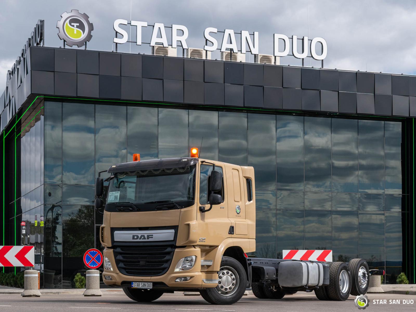 DAF CF370 6x2 chassis built-in frame