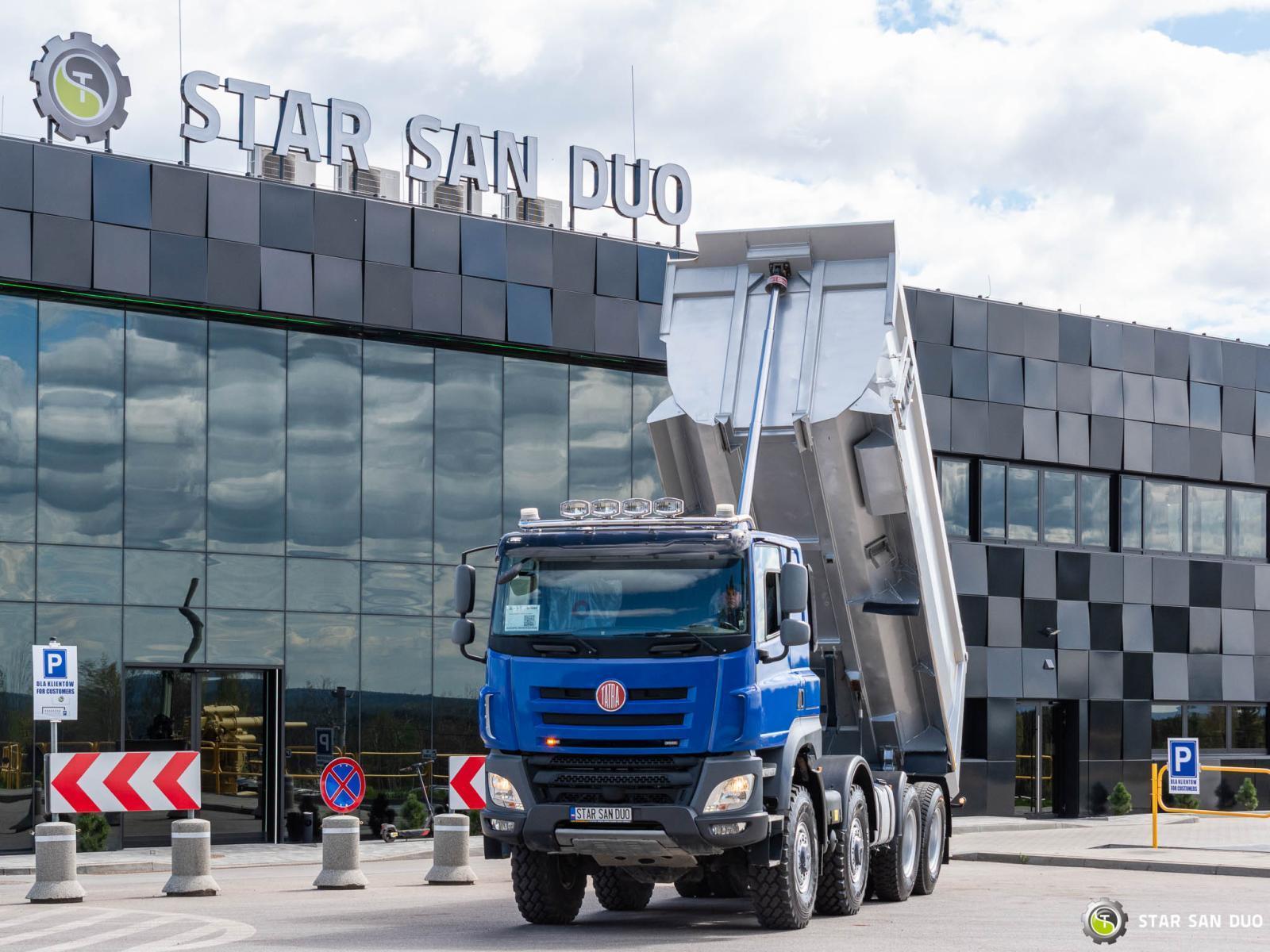 TATRA PHOENIX T158 8x8 VS Mont Kipper Tipper